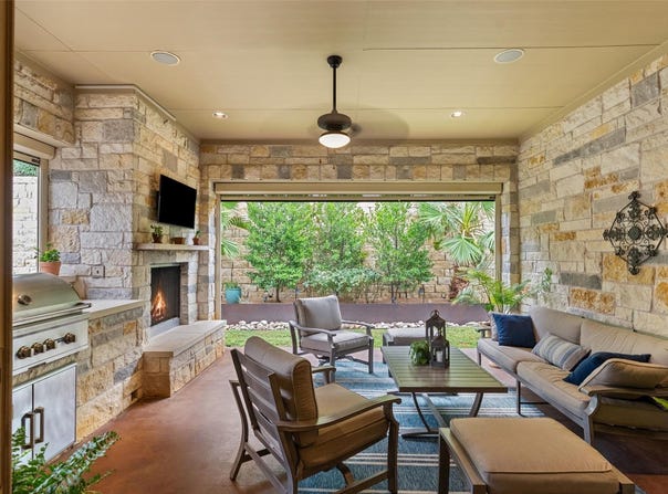 122 Feritti Dr, Lakeway, TX 78734