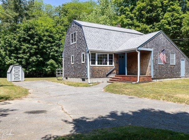 350 N Main St, Raynham, MA 02767