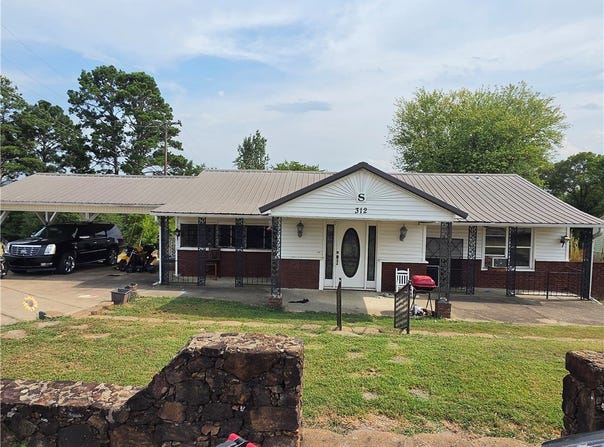 312 Hill Street, Ola, AR 72853