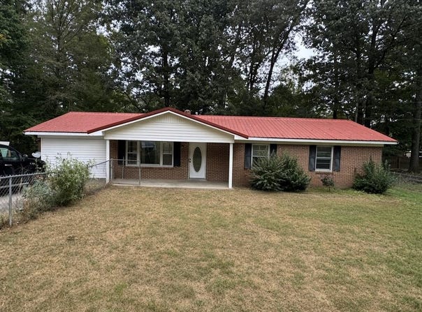 154 Berry, CAMDEN, TN 38320