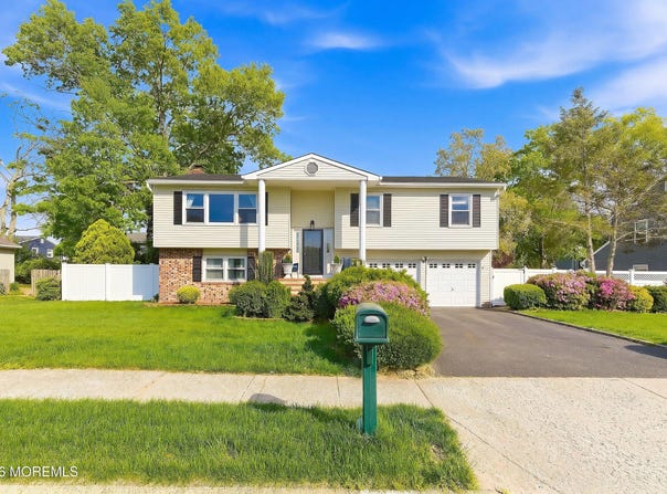 85 Bristlecone Drive, Howell, NJ 07731