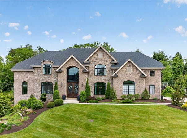 1809 Winchester Dr, Upper St Clair, PA 15241