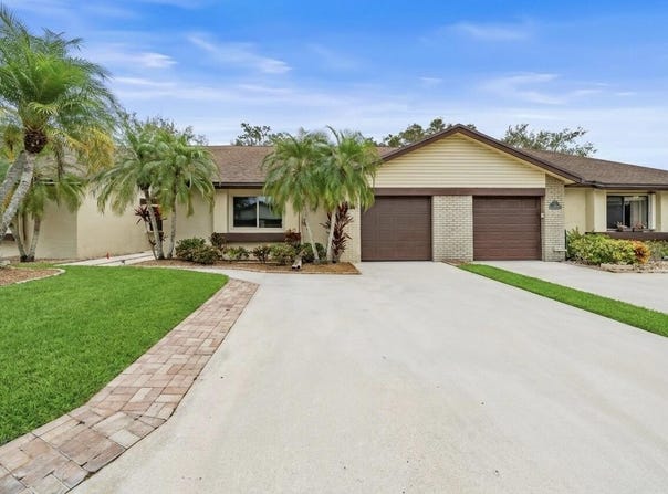 137 MEANDER Circle, Royal Palm Beach, FL 33411