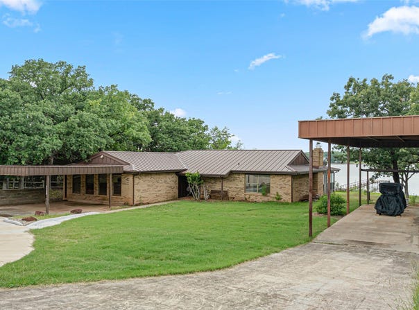 181 Cortez Drive, Nocona, TX 76255
