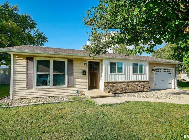 1217 E LOCUST Street, Canton, IL 61520