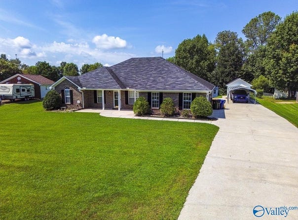 102 Meadow Lake Circle, Ardmore, AL 35739