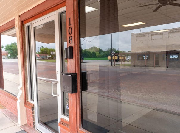 108 E Clark St, Bartlett, TX 76511