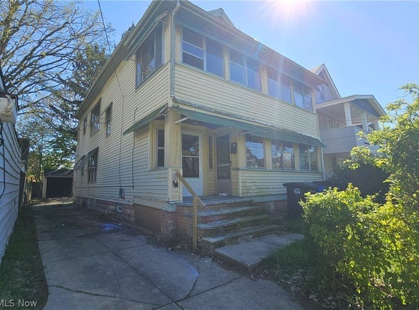 11213 Linnet Avenue, Cleveland, OH 44111