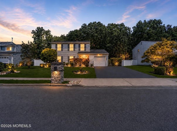 8 Honeysuckle Way, Howell, NJ 07731