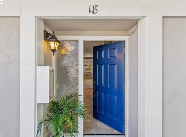 2133 Donald Dr 18, Moraga, CA 94556