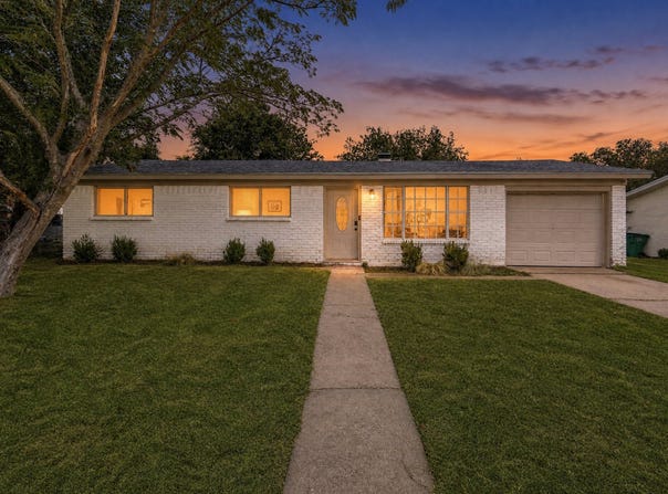 321 E Pine Street, Jacksboro, TX 76458