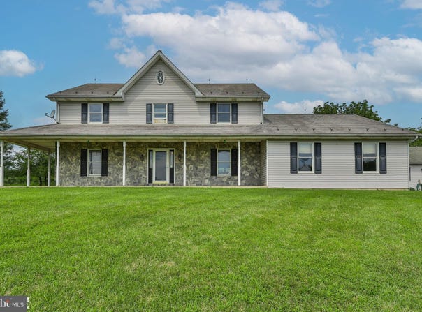 829 GEORGETOWN Road, NAZARETH, PA 18064