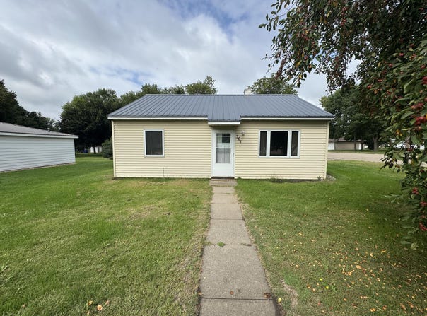 301 Olivet Ave SE, De Smet, SD 57231