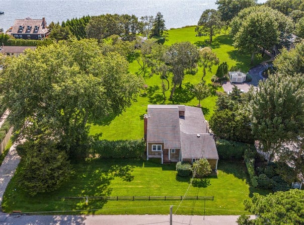 70 Middle Pond Road, Southampton, NY 11968