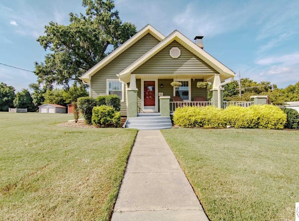 905 E Ohio Street, Clinton, MO 64735
