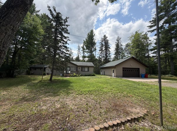 102 Marra Drive, Negaunee, MI 49866
