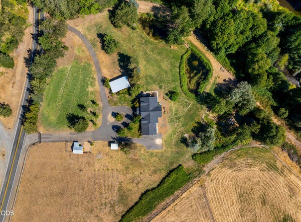10999 N Applegate Road, Grants Pass, OR 97527
