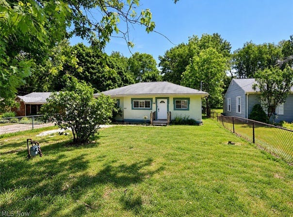 931 Crestline Drive, Akron, OH 44312