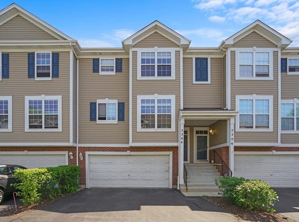 2304 Hudson Circle, Aurora, IL 60502