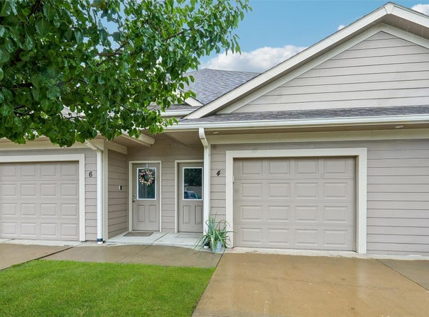 2702 NE Oak Drive, Ankeny, IA 50021