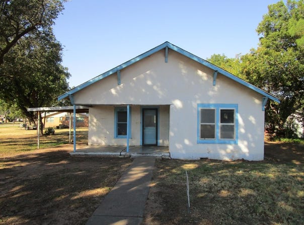 205 N Donald Street, Seymour, TX 76380