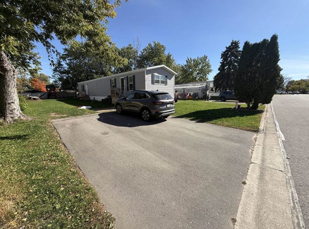 888 E Shady Lane, Neenah, WI 54957-0000