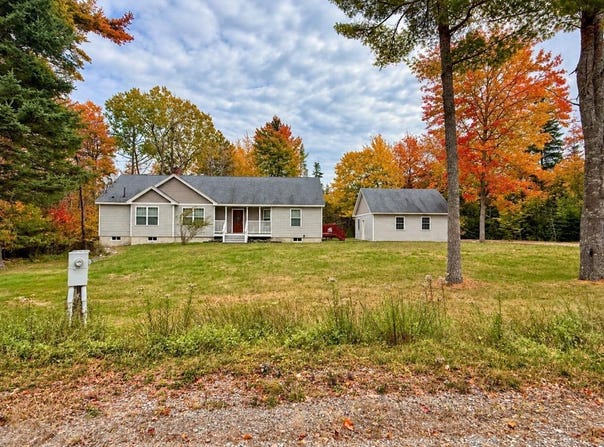 25 Kennel Brook Drive, Lamoine, ME 04605