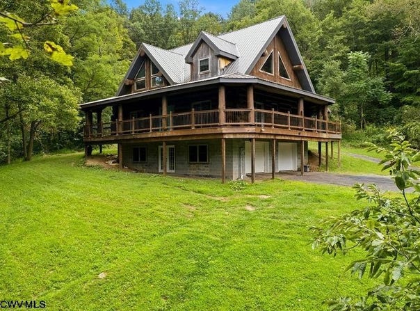 95 Victoria Street, Lost Creek, WV 26385