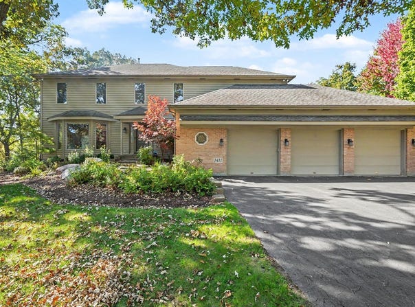 1411 Westwood Trail, Woodstock, IL 60098
