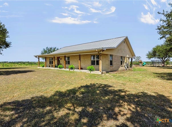 4800 Petter Rainosek Loop, La Grange, TX 78945