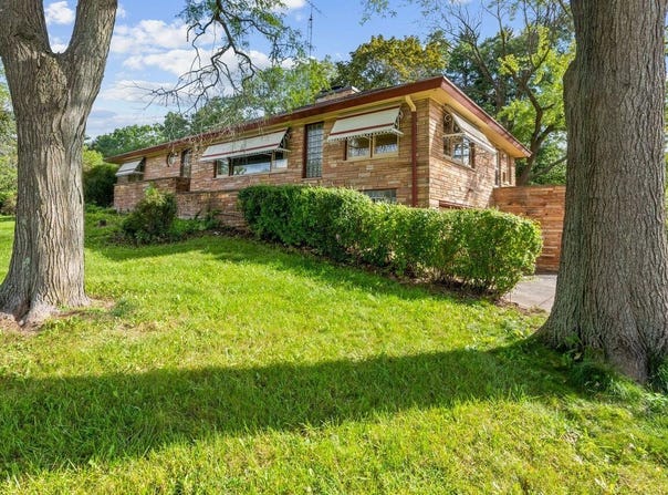 2300 Kevenauer Dr, Brookfield, WI 53005