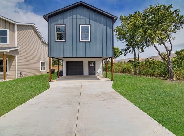 316 W Gambrell Street, Fort Worth, TX 76115