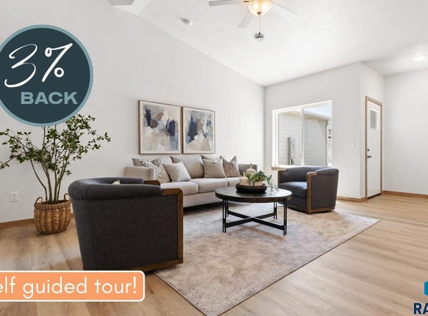 2412 E Jetty Pl, Sioux Falls, SD 57108