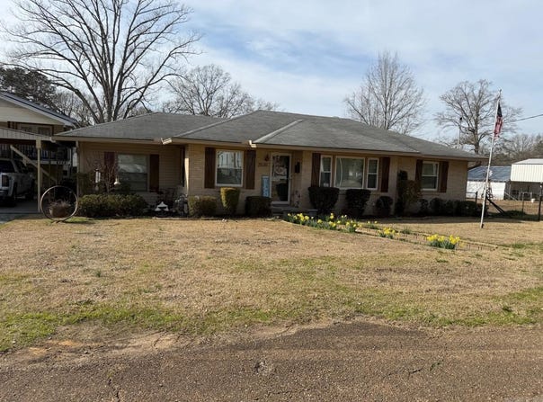 2520 Goza Ave, Camden, AR 71701