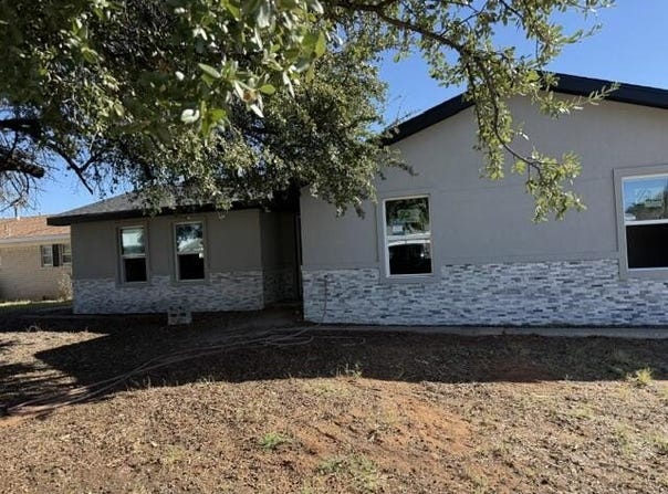 1208 S Ike Ave, Monahans, TX 79756