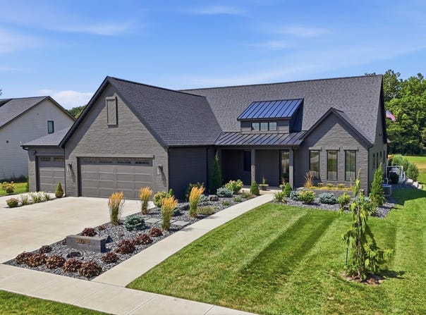 2100 Golfview Drive, Auburn, IN 46706