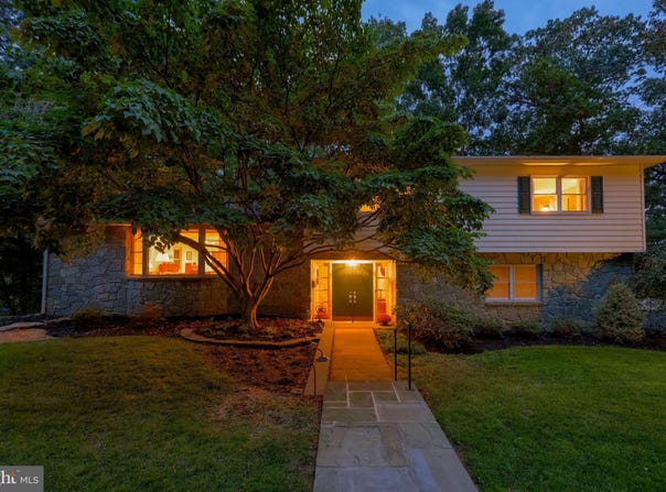 1222 HILLCREST Road, AKRON, PA 17501