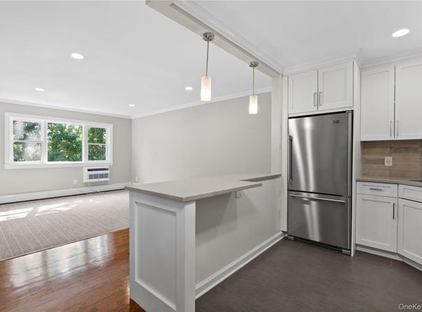 152 B N Broadway, White Plains, NY 10603