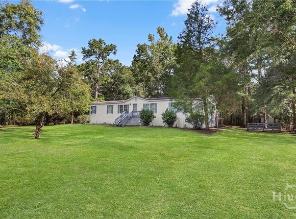 208 River Oak Drive, Bloomingdale, GA 31302