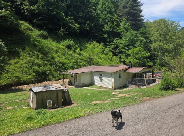1168 White Oak Rd, Grundy, VA 24614
