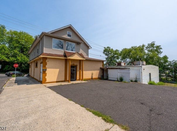 476 Bloy St, Hillside Twp., NJ 07205-1745