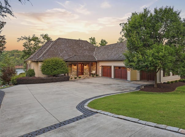 147 S Edgewater Drive, Sunset, SC 29685
