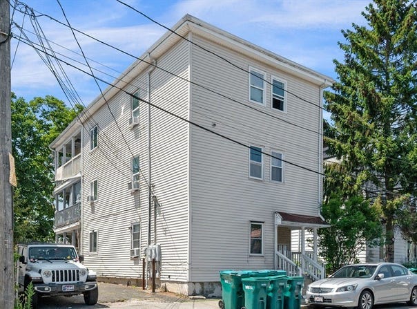 9 S Elm St, Lynn, MA 01905
