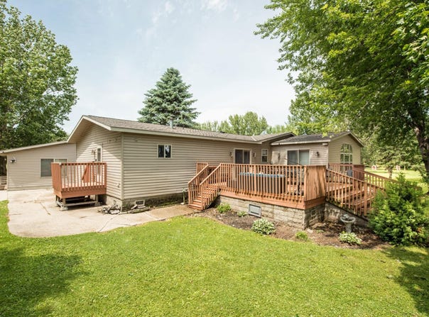 1009 County Road 10 NE, Osakis, MN 56360