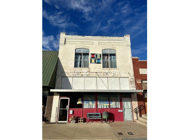 121 E Main St, Watonga, OK 73772