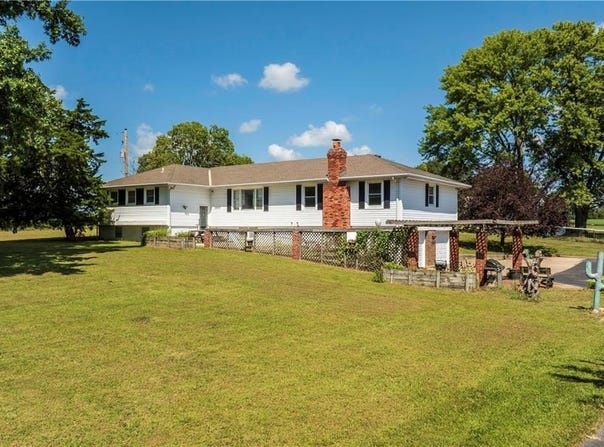 16670 Leavenworth Road, Basehor, KS 66007