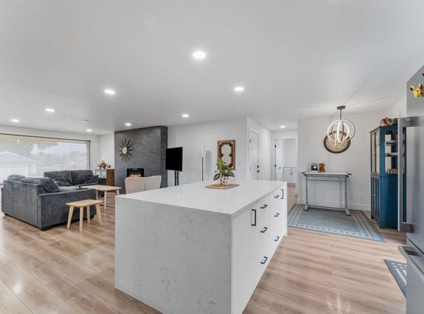 10013 W Argent Road, Pasco, WA 99301