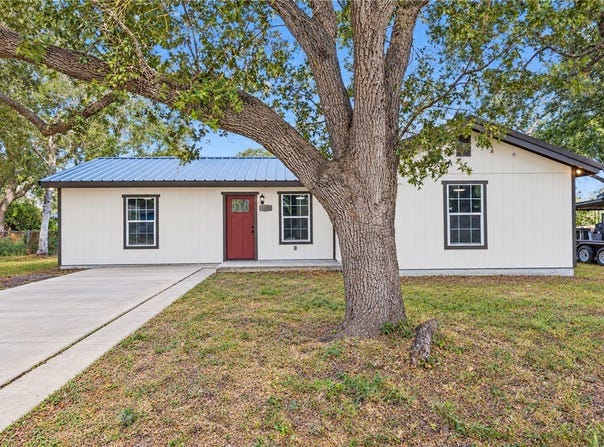 1120 Oakland, Alice, TX 78332