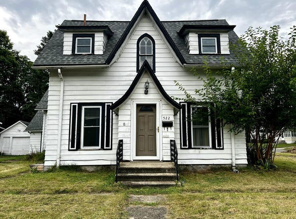 522 Walnut Street, Three Rivers, MI 49093