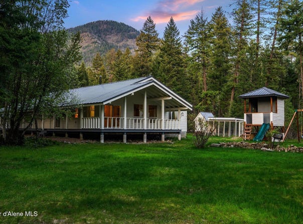 883 Mountain View Rd, Clark Fork, ID 83811